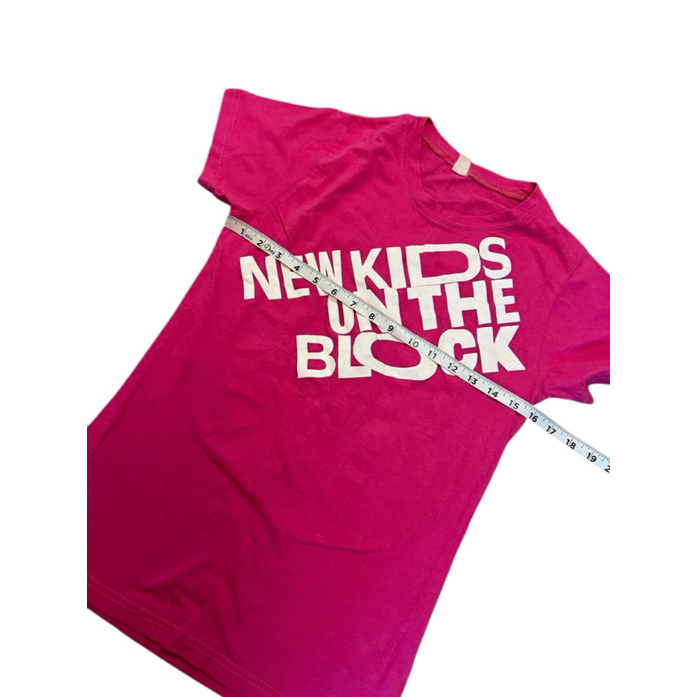 New Kids on the Block Graphic Tee Pink Concert Band T-Shirt Retro Pop S - Picture 6 of 7